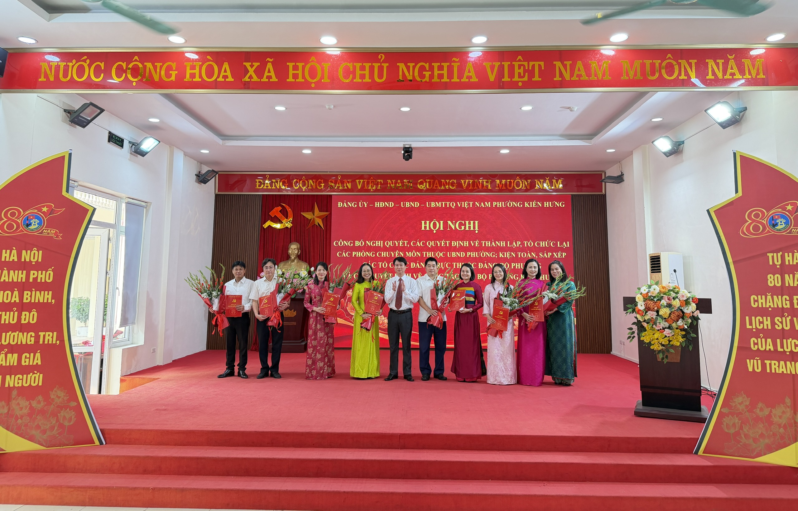 Phường Kiến Hưng kiện toàn tổ chức bộ máy, thành lập các Chi bộ trực thuộc Đảng ủy