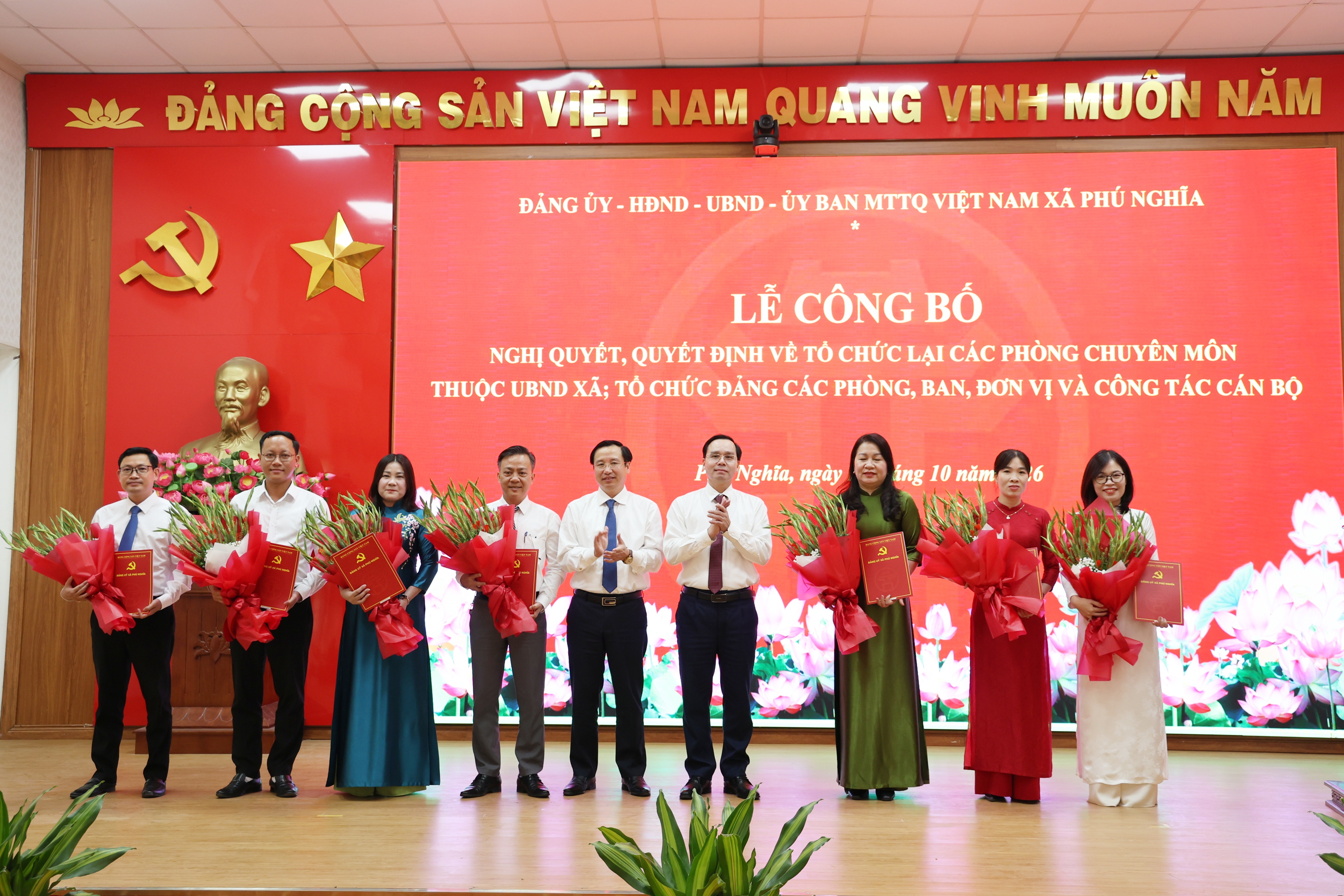 Xã Phú Nghĩa kiện toàn tổ chức Đảng, sắp xếp lại các phòng chuyên môn