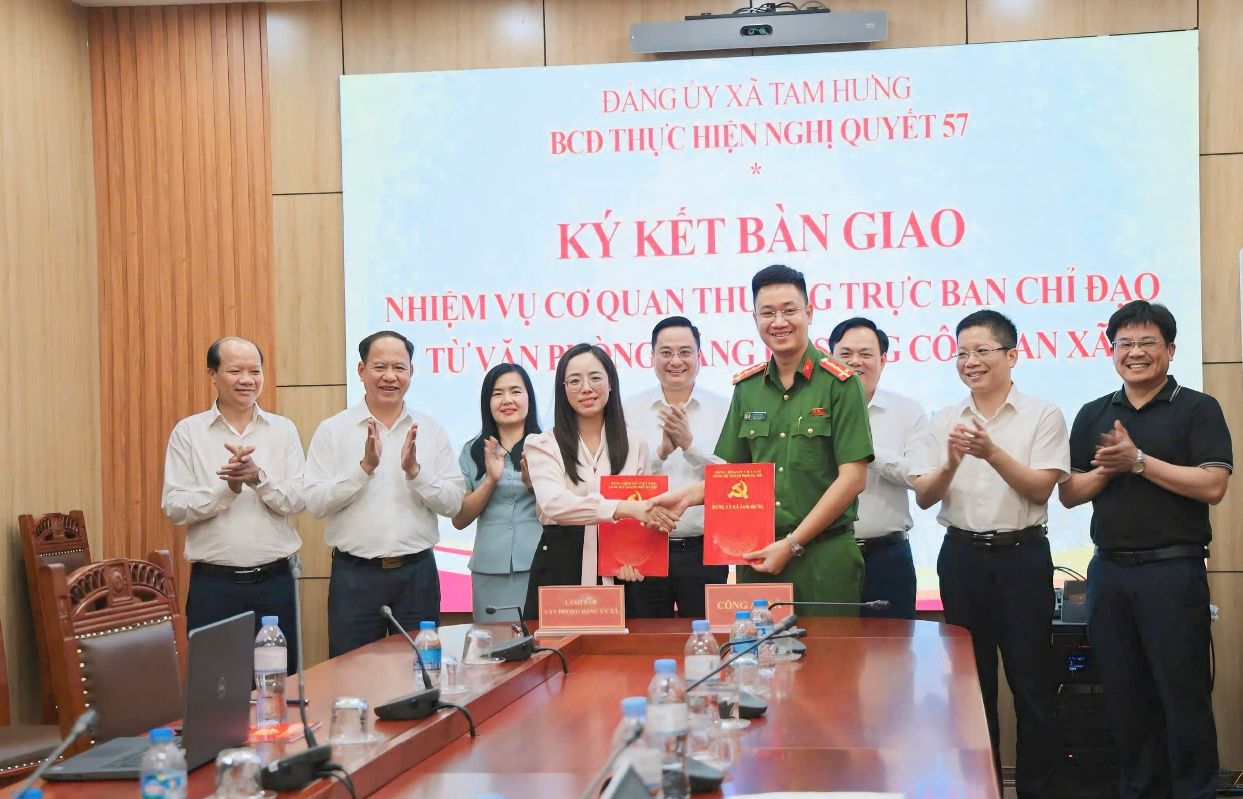 Xã Tam Hưng đẩy mạnh chuyển đổi số, kiện toàn Ban Chỉ đạo thực hiện Nghị quyết số 57-NQ/TW