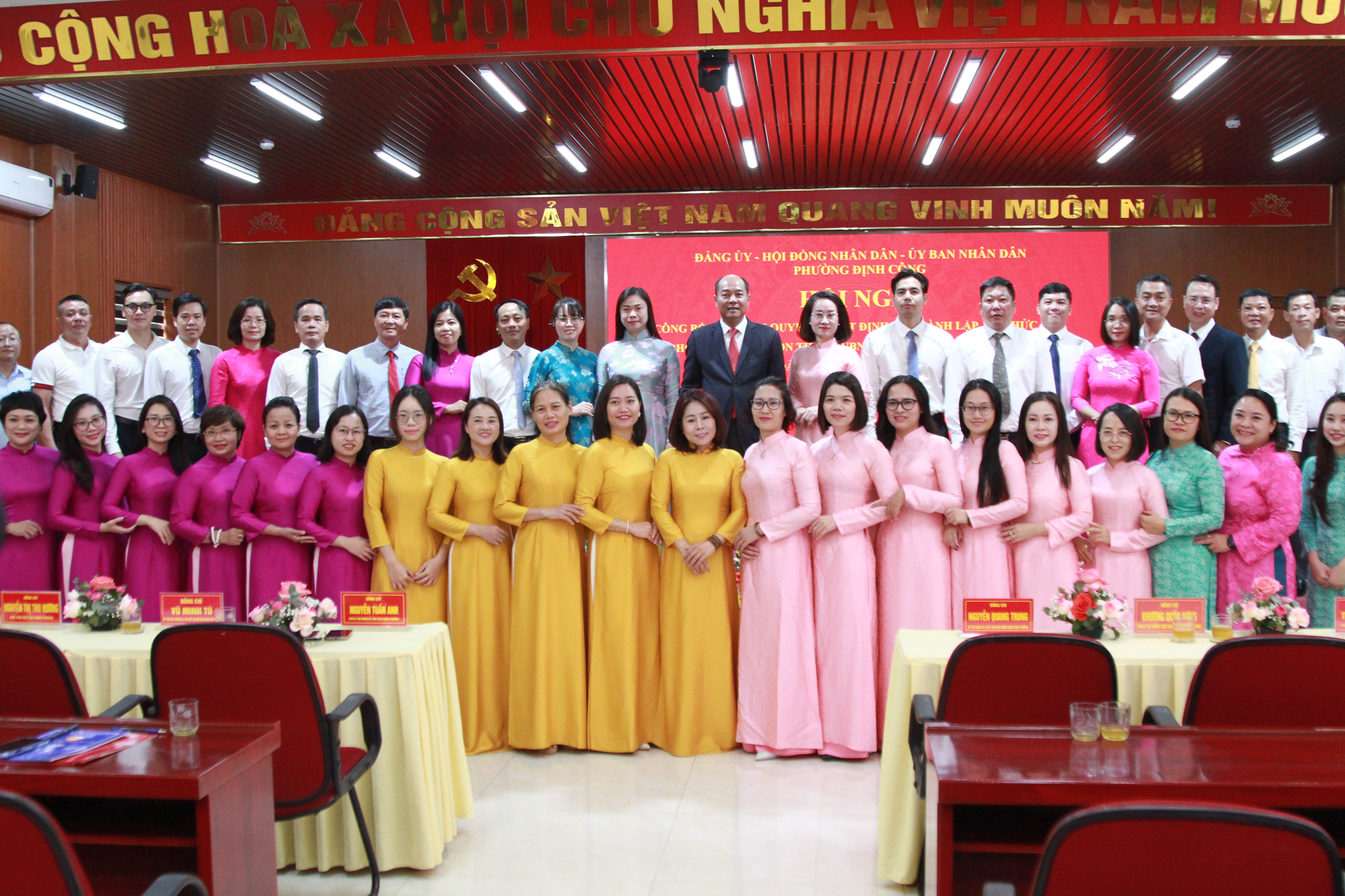 Phường Định Công kiện toàn 5 phòng chuyên môn, thành lập 12 tổ chức đảng trực thuộc: Nâng cao hiệu lực, hiệu quả quản lý, điều hành