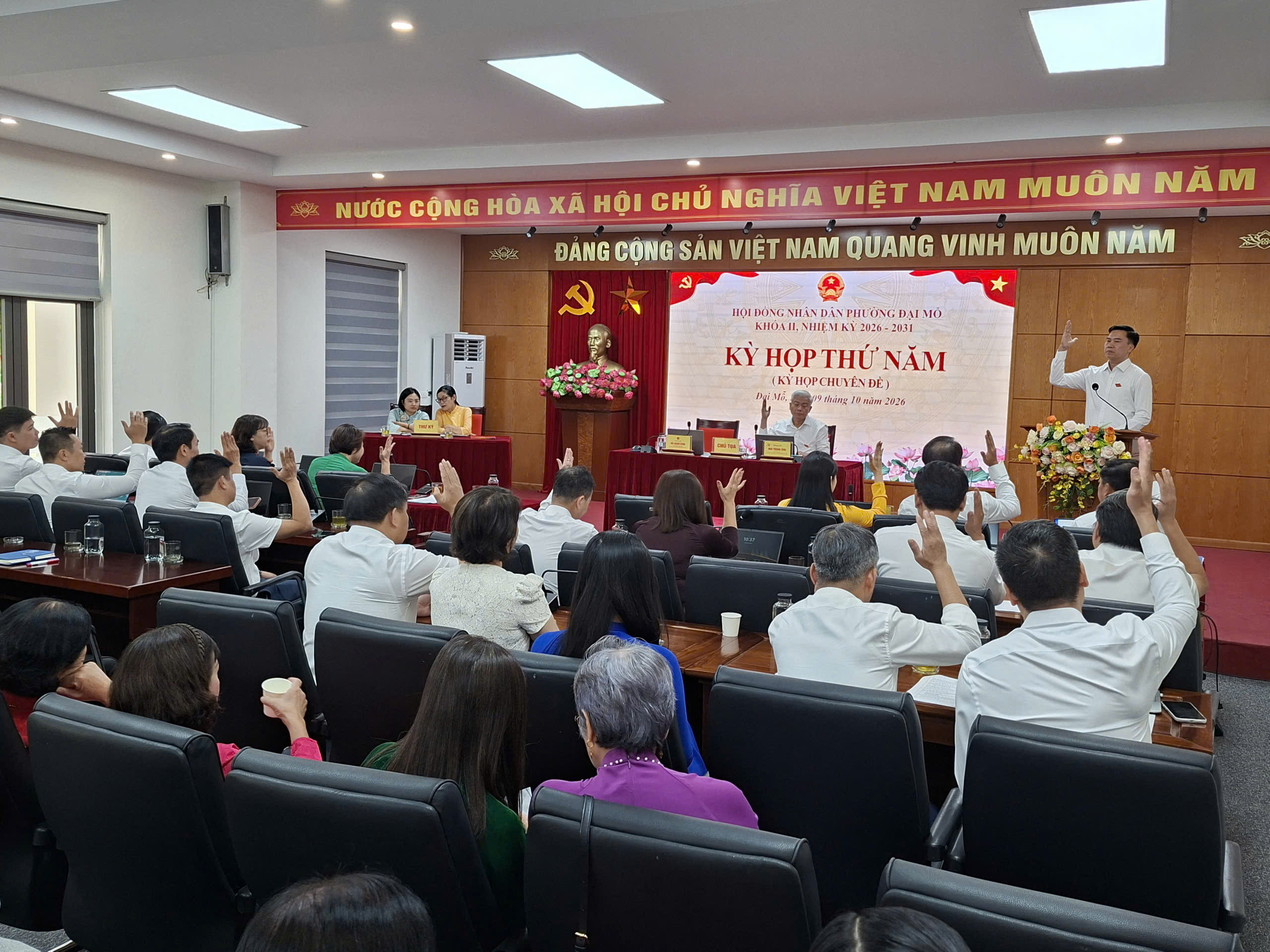 HĐND Đại Mỗ thông qua 3 nghị quyết về tổ chức bộ máy, giáo dục và đầu tư công
