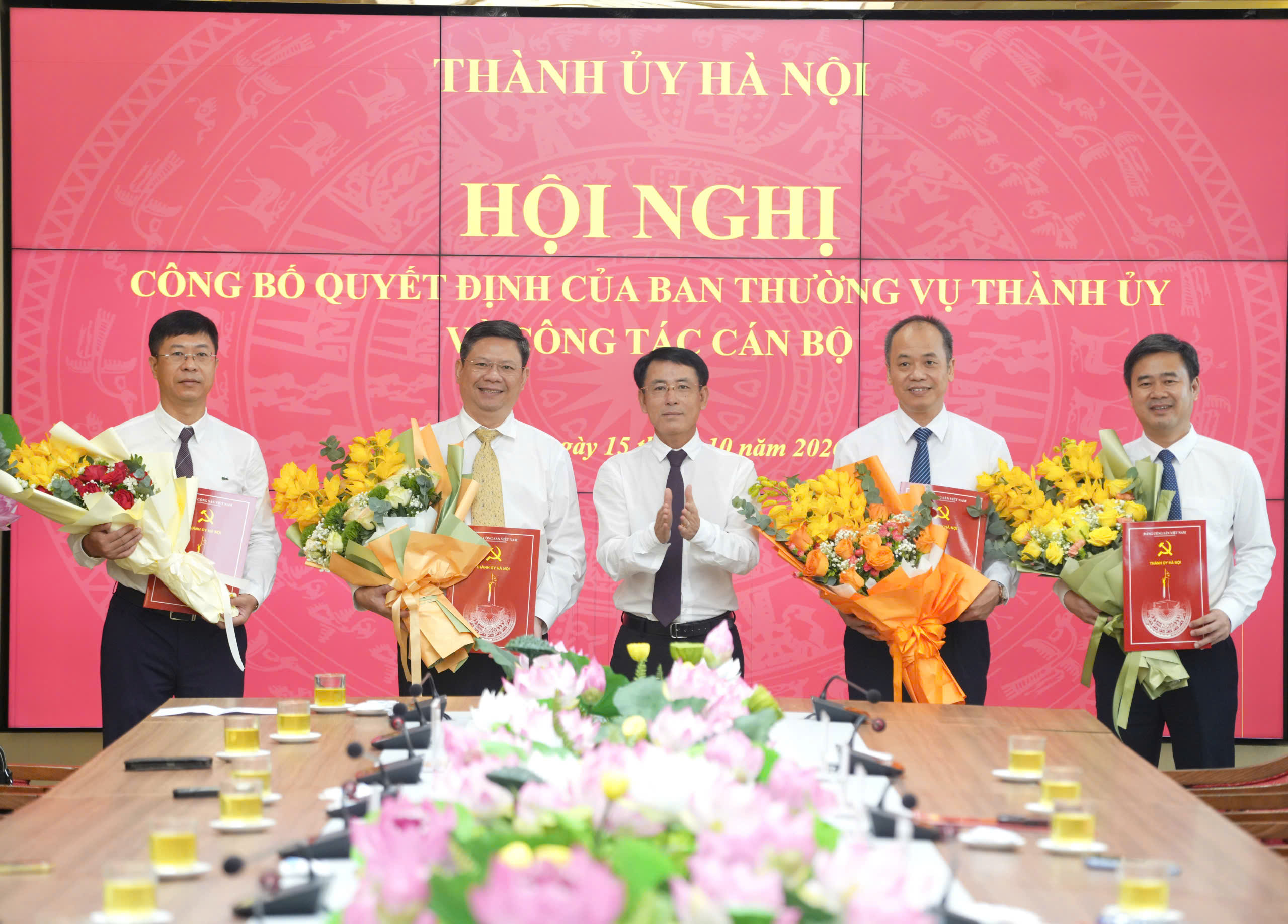 Công bố các quyết định của Ban Thường vụ Thành ủy Hà Nội về công tác cán bộ