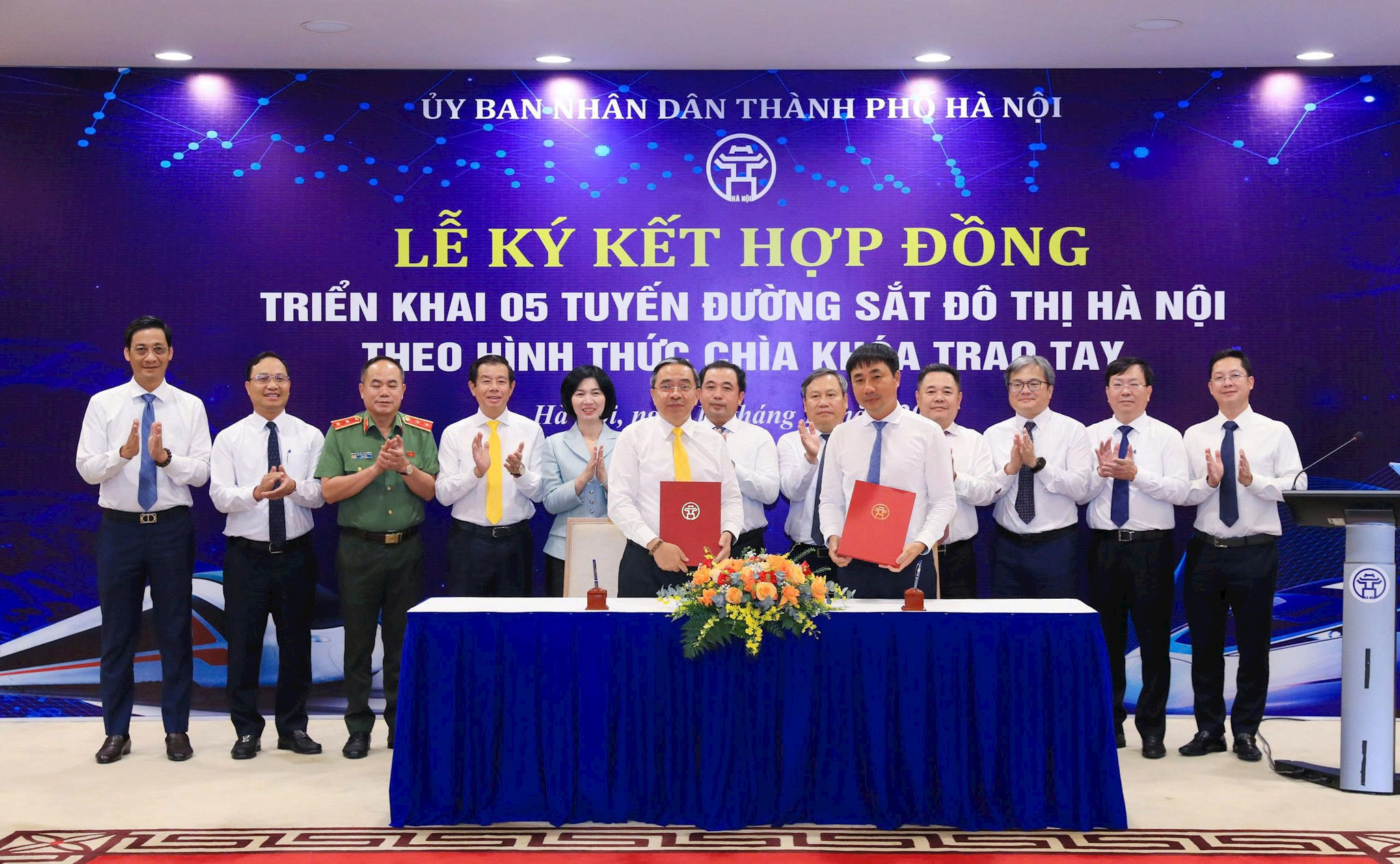 Hà Nội ký kết hợp đồng chìa khóa trao tay thực hiện 5 tuyến đường sắt đô thị