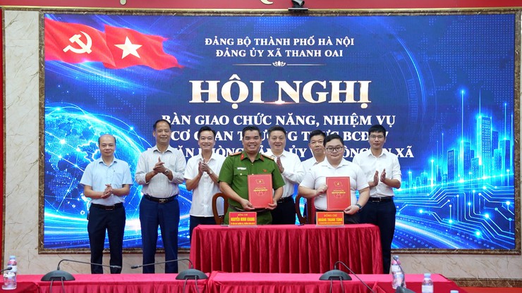 Xã Thanh Oai chuyển giao cơ quan Thường trực Ban Chỉ đạo 57, nâng cao hiệu quả triển khai nhiệm vụ chuyển đổi số