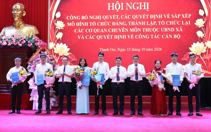 Xã Thanh Oai kiện toàn tổ chức Đảng, tổ chức lại 5 phòng chuyên môn