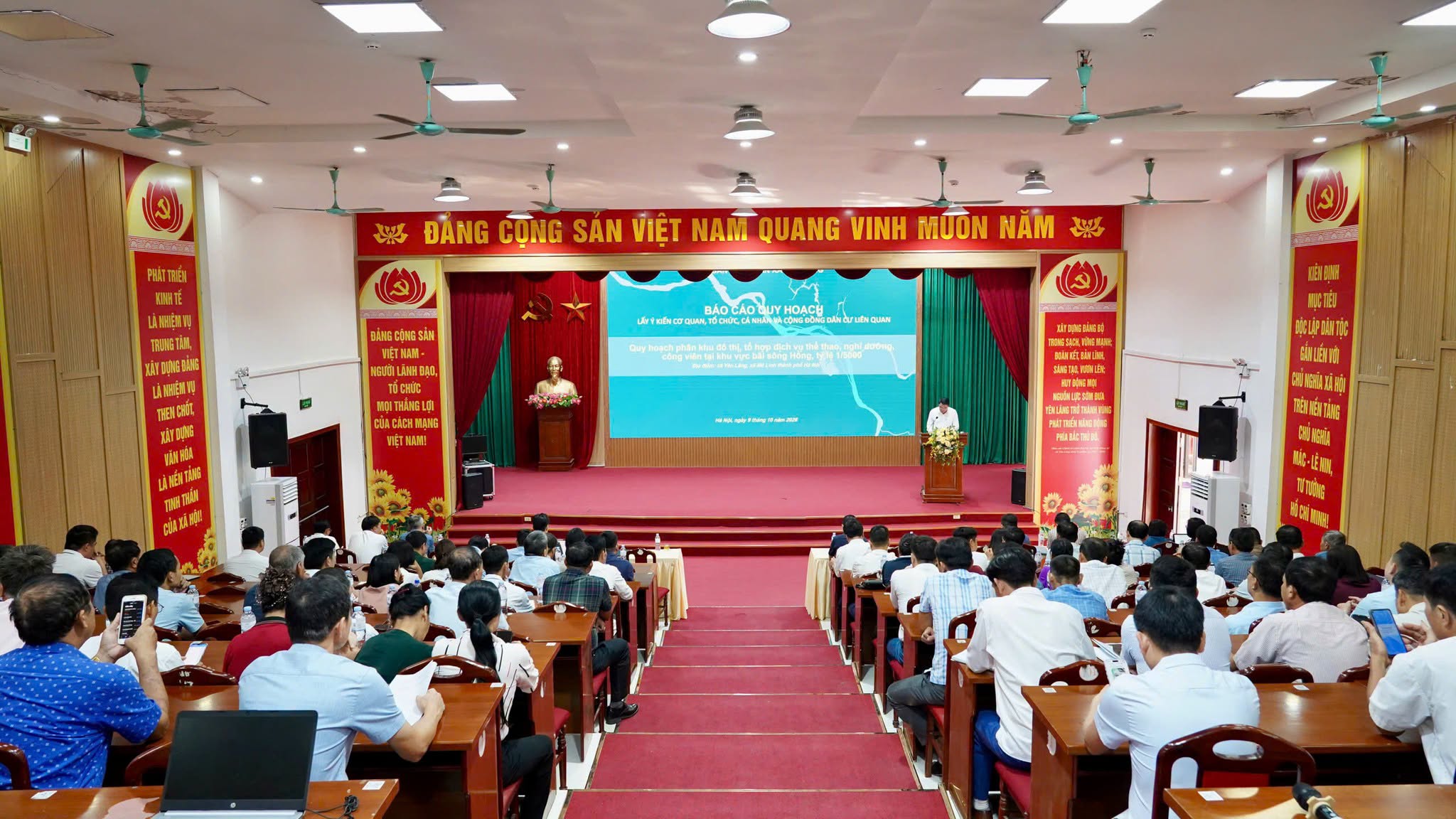 Xã Yên Lãng lấy ý kiến quy hoạch khu bãi sông Hồng, đặt yêu cầu an toàn đê điều và quyền lợi người dân