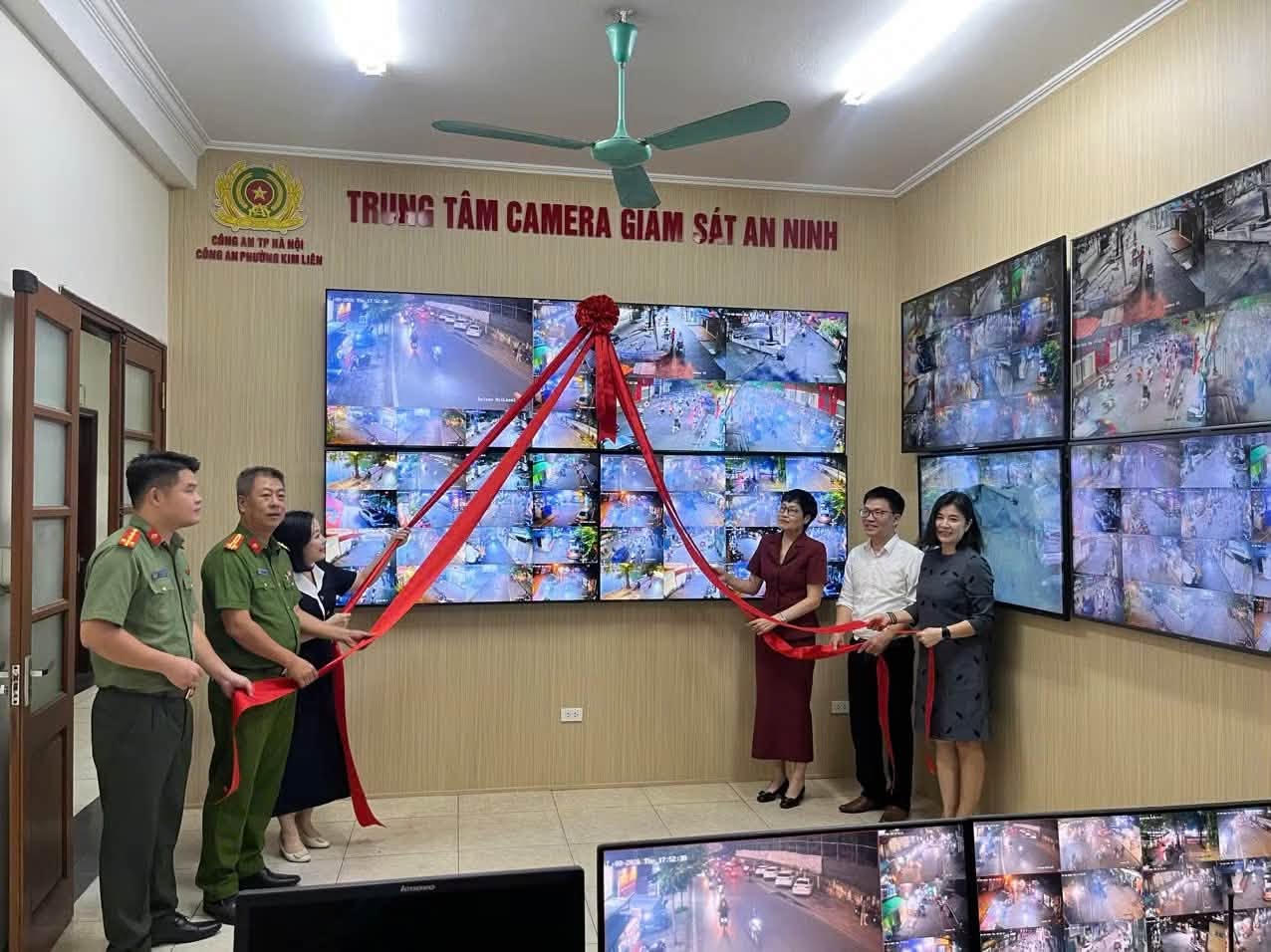Phường Kim Liên đưa dữ liệu camera vào quản lý an ninh, trật tự