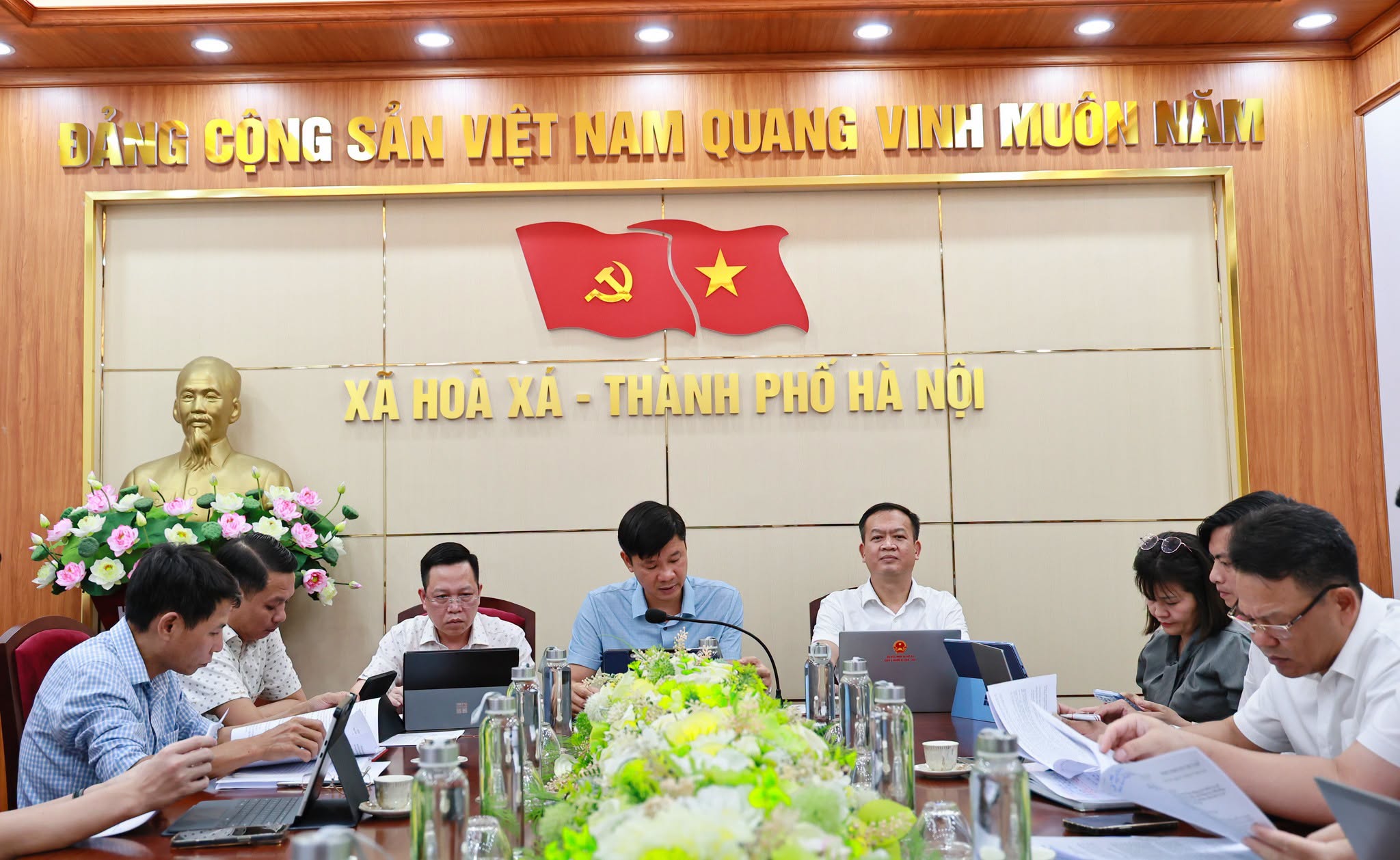 Ban Chấp hành Đảng bộ xã Hòa Xá thống nhất chủ trương thành lập 12 chi bộ trực thuộc Đảng ủy xã