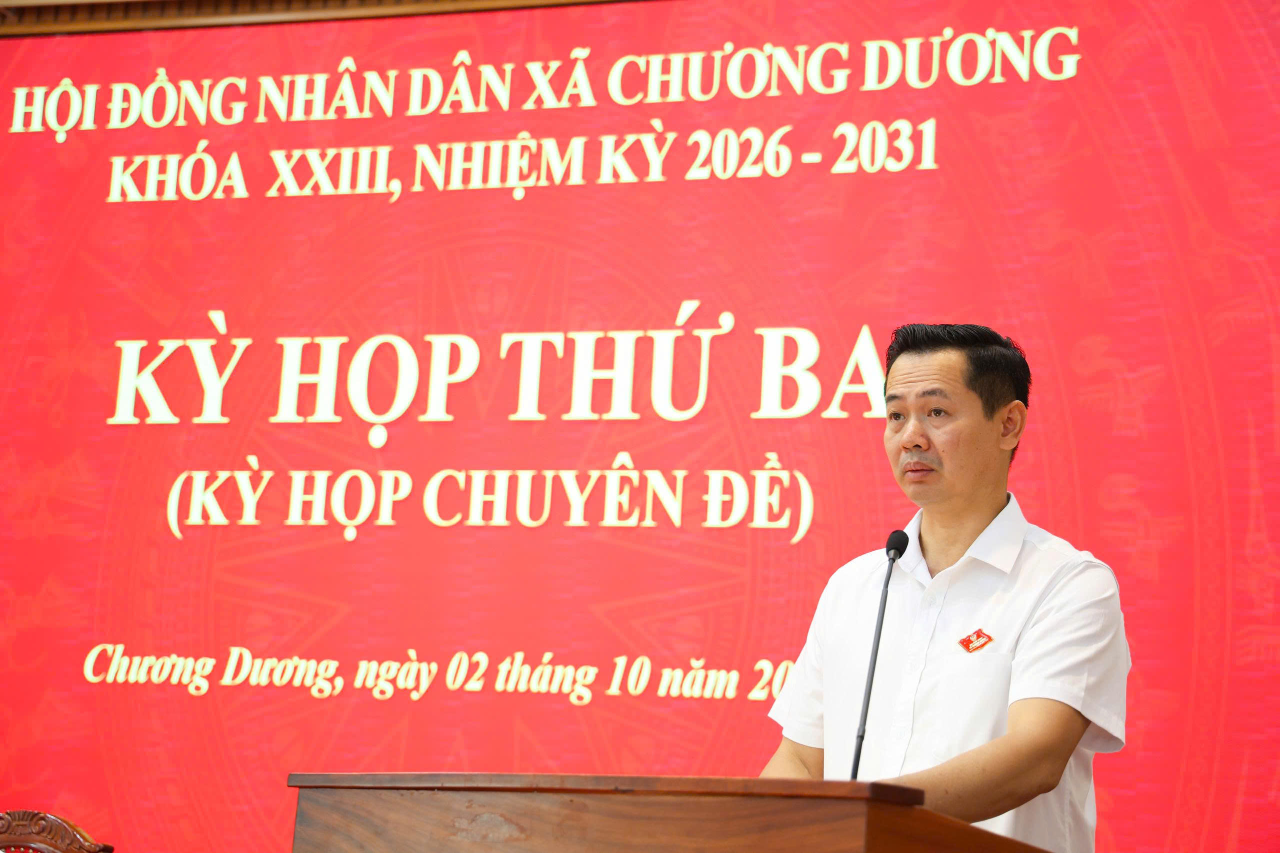 Kỳ họp thứ ba HĐND xã Chương Dương: Quyết nghị tổ chức lại các phòng chuyên môn thuộc UBND xã