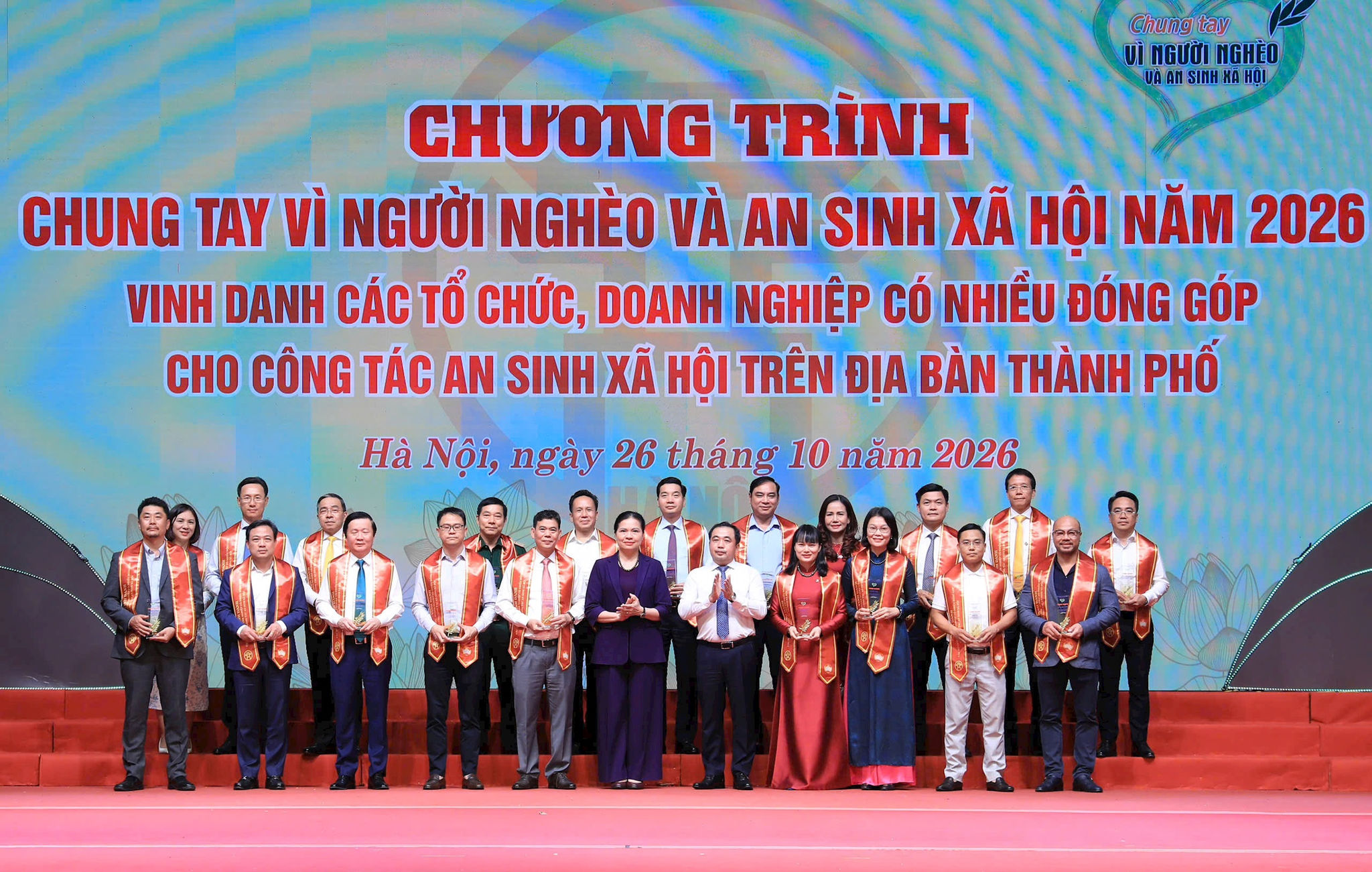 Thành phố tiếp nhận 77 tỷ đồng ủng hộ trong chương trình “Chung tay vì người nghèo và an sinh xã hội năm 2026”