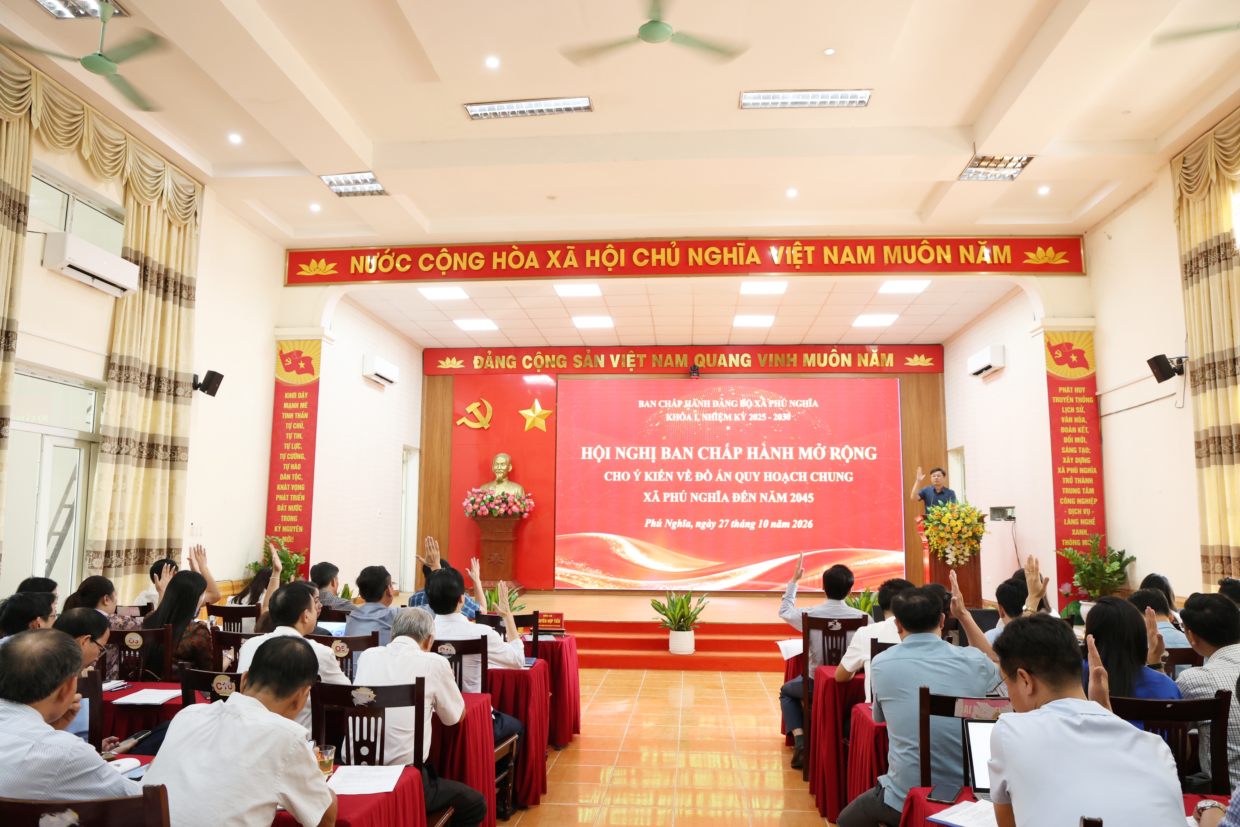 Ban Chấp hành Đảng bộ xã Phú Nghĩa xem xét, cho ý kiến về Đồ án Quy hoạch chung xã đến năm 2045
