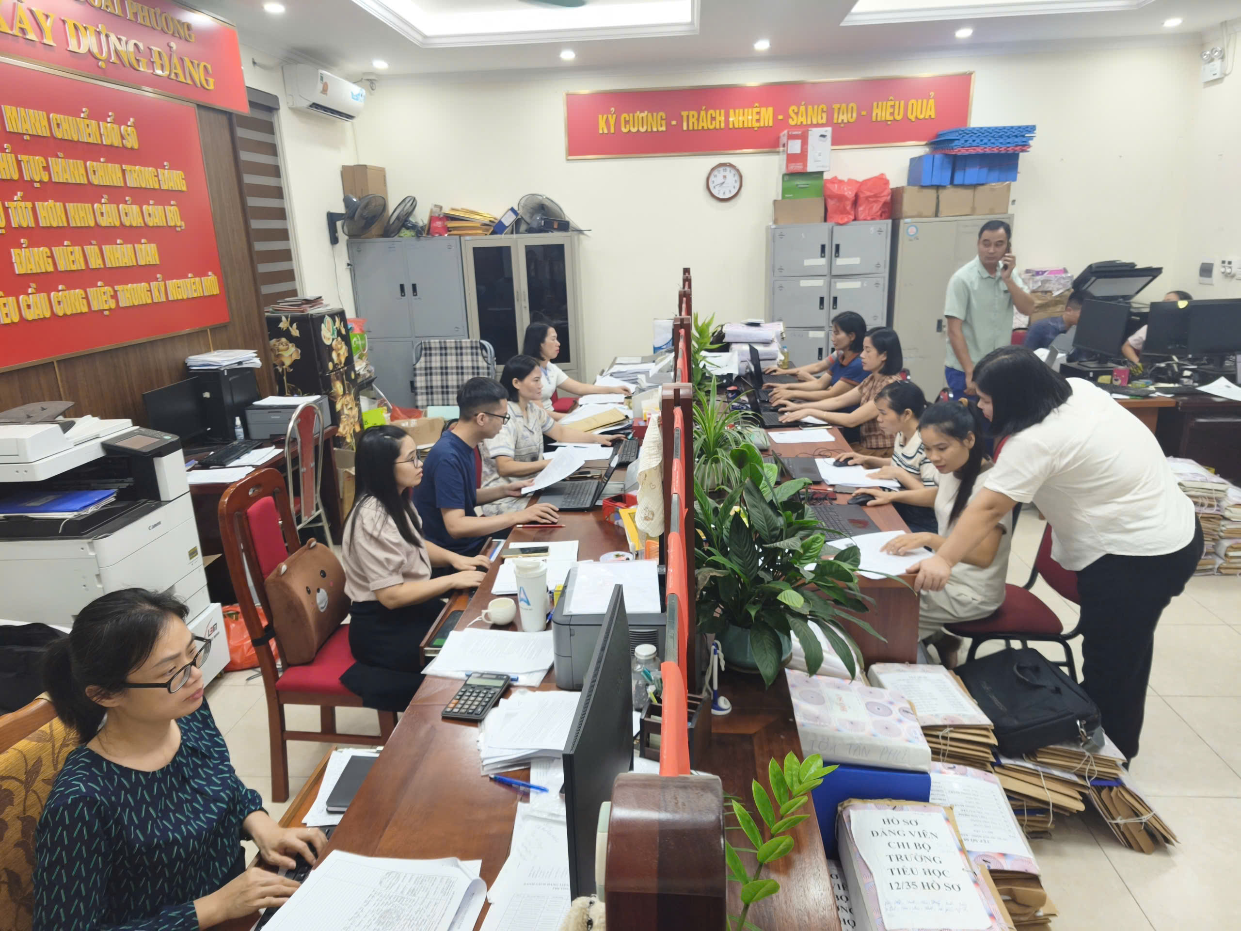 Xã Đoài Phương huy động tối đa nguồn lực, quyết tâm hoàn thành làm sạch dữ liệu đảng viên