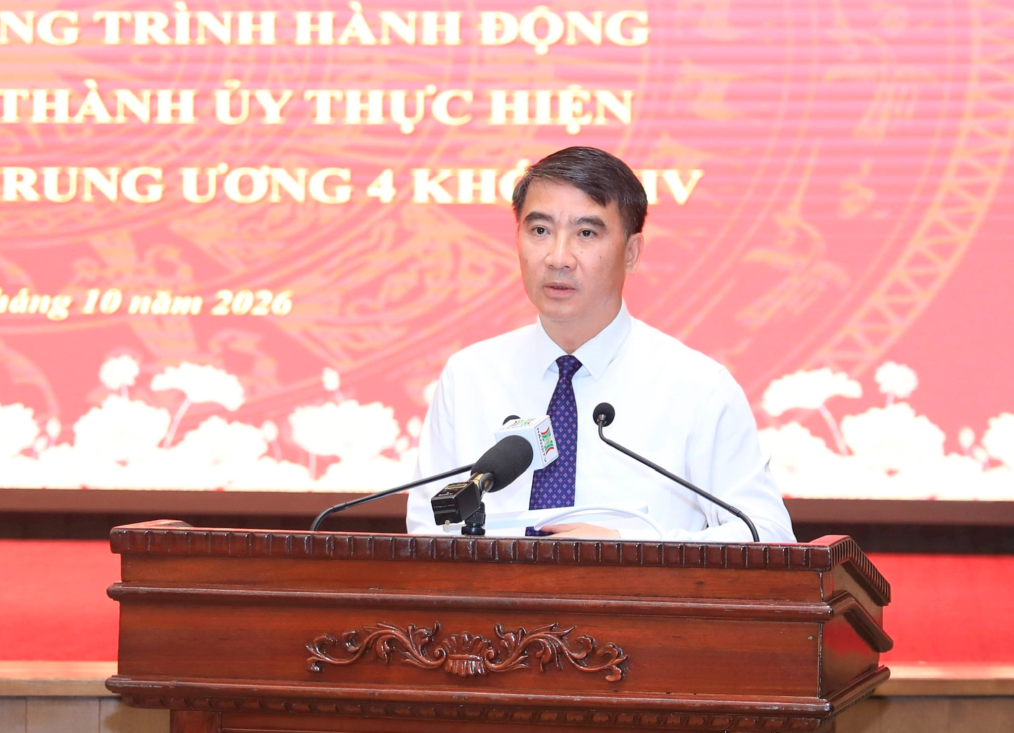 Hoàn thiện công tác quản lý, phát triển đảng viên, tổ chức đảng trong doanh nghiệp