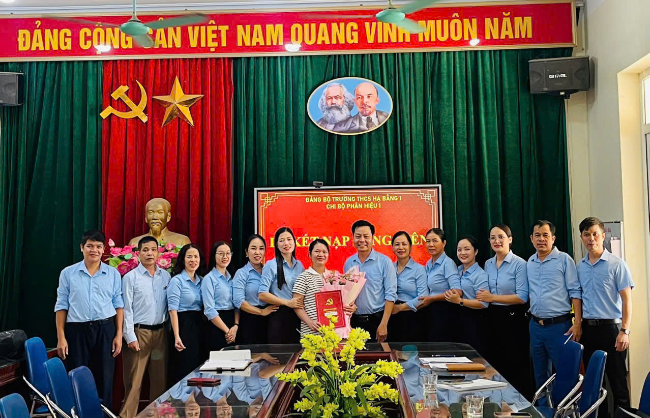 Đảng uỷ xã Hạ Bằng nâng chất sinh hoạt chi bộ, chú trọng tạo nguồn phát triển đảng viên