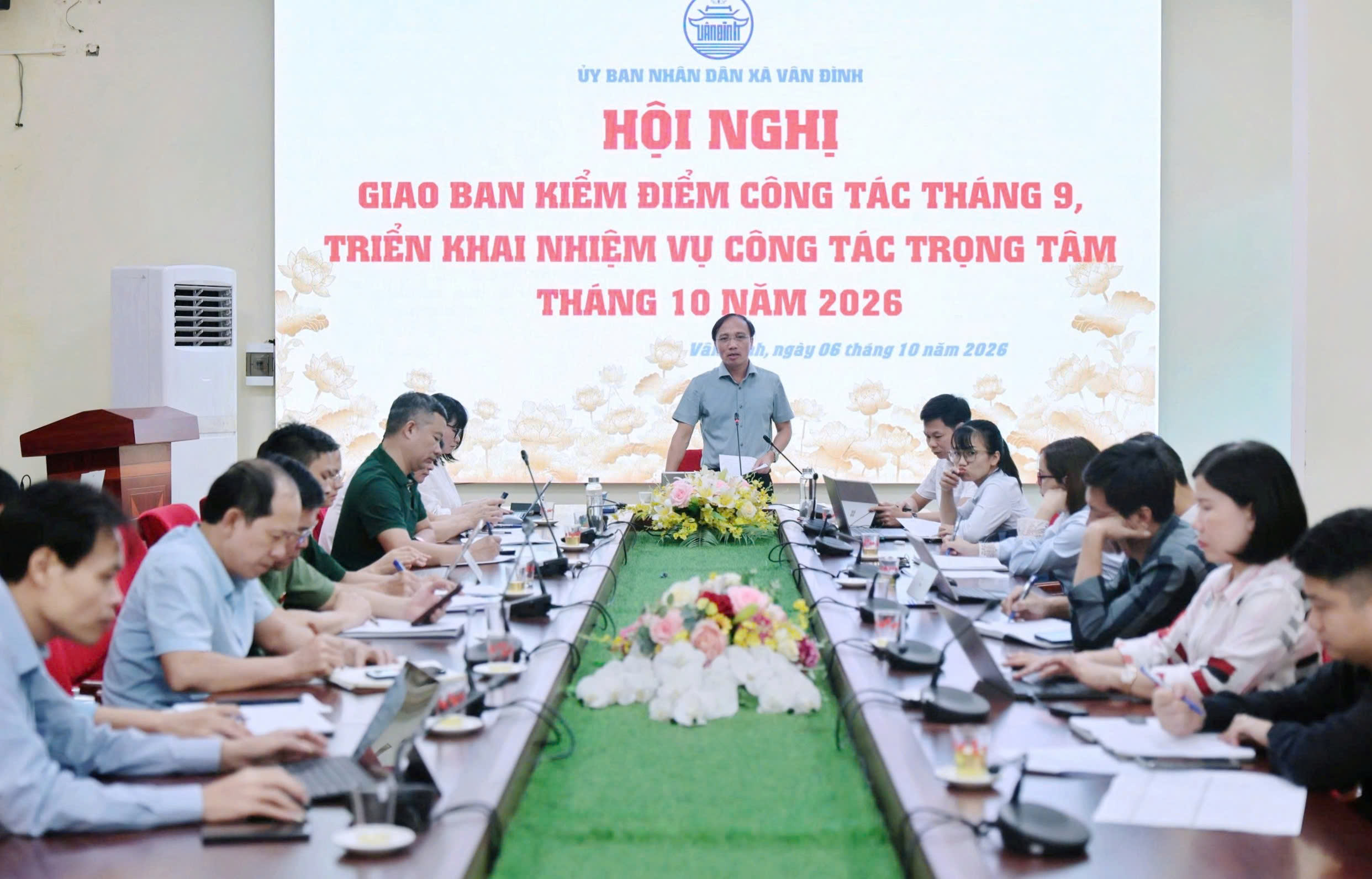 Xã Vân Đình tăng tốc thực hiện nhiệm vụ quý IV, bảo đảm “rõ người, rõ việc, rõ trách nhiệm, rõ tiến độ, rõ kết quả”