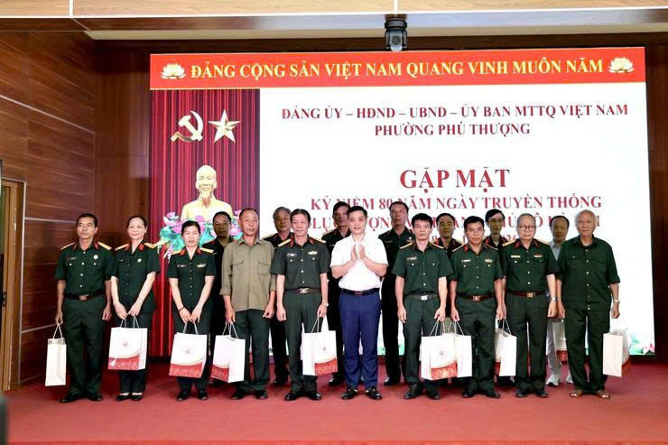 Phường Phú Thượng hun đúc lòng yêu nước và đạo lý “Uống nước nhớ nguồn”