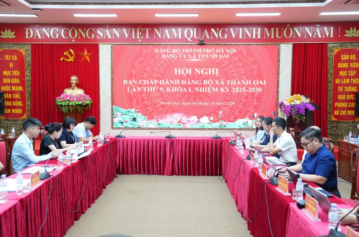Ban Chấp hành xã Thanh Oai xem xét kiện toàn tổ chức bộ máy, sắp xếp tổ chức đảng và phân cấp quản lý cán bộ
