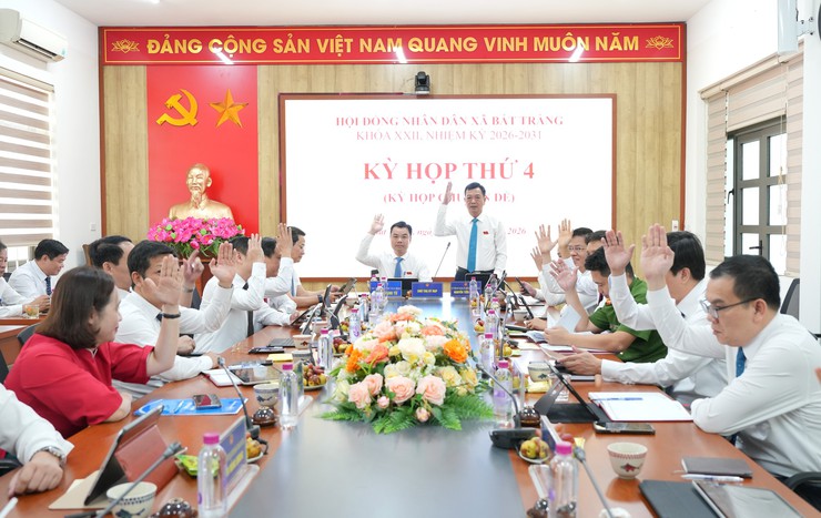 HĐND xã Bát Tràng quyết nghị tổ chức lại 5 phòng chuyên môn thuộc UBND xã