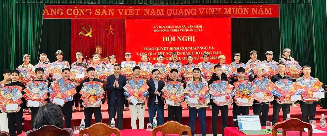 Xã Liên Minh trao quyết định gọi nhập ngũ năm 2026, động viên 35 thanh niên sẵn sàng lên đường