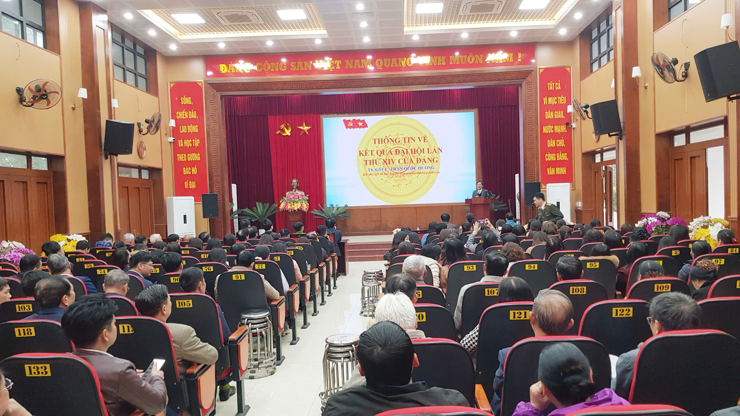 Xã Vân Đình tăng cường bồi dưỡng lý luận, cập nhật nhanh kết quả Đại hội XIV của Đảng cho đội ngũ báo cáo viên 4 xã