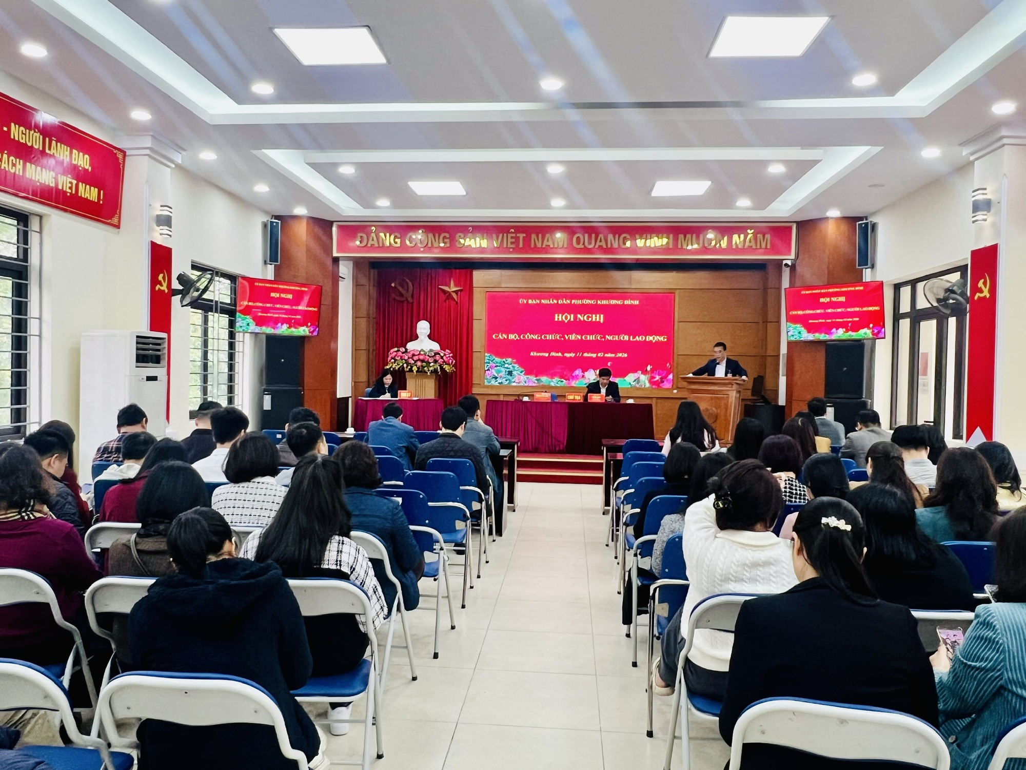 Phường Khương Đình phát huy dân chủ, siết kỷ cương hành chính tại hội nghị cán bộ, công chức, viên chức năm 2026