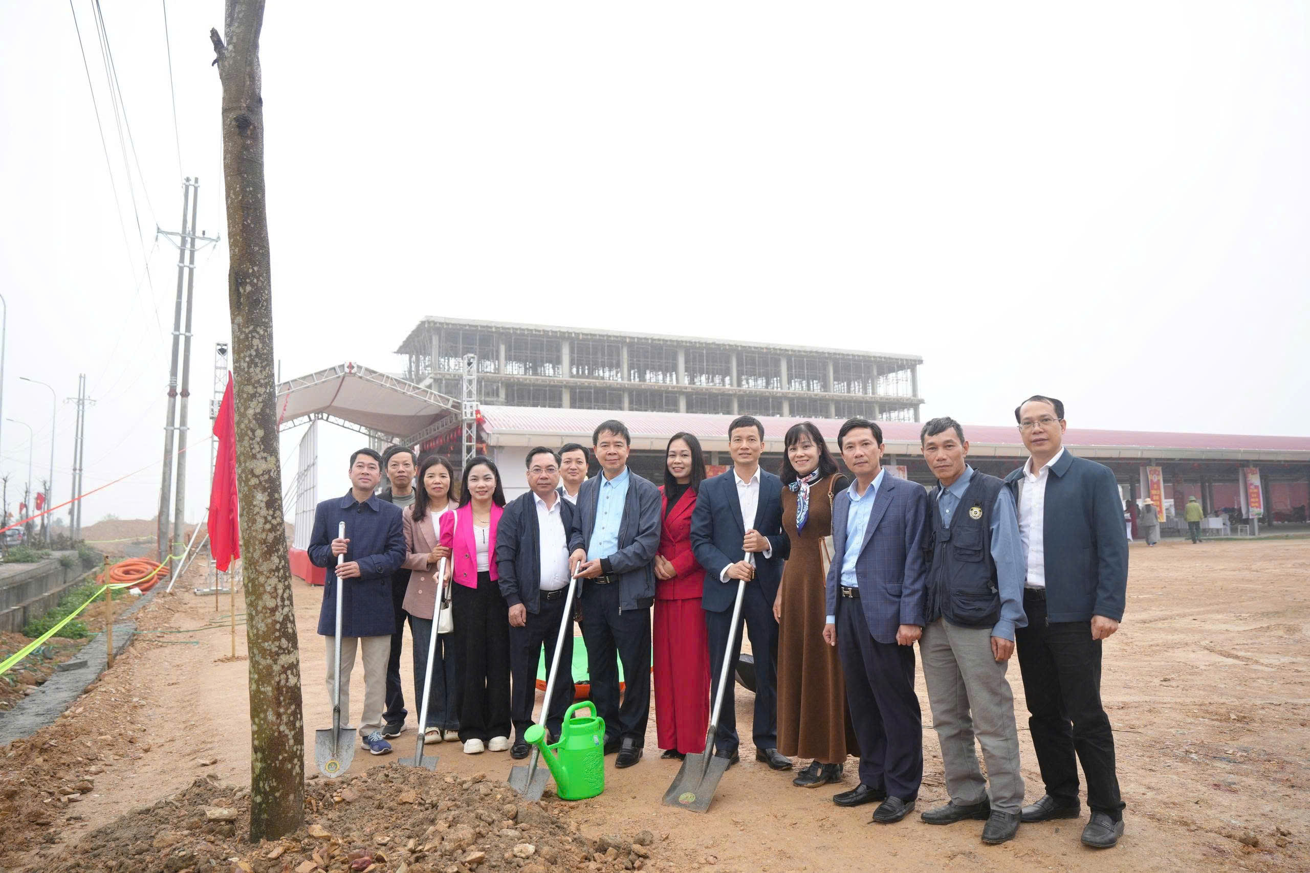 Xã Hạ Bằng phát động phong trào "Tết trồng cây đời đời nhớ ơn Bác Hồ" Xuân Bính Ngọ 2026