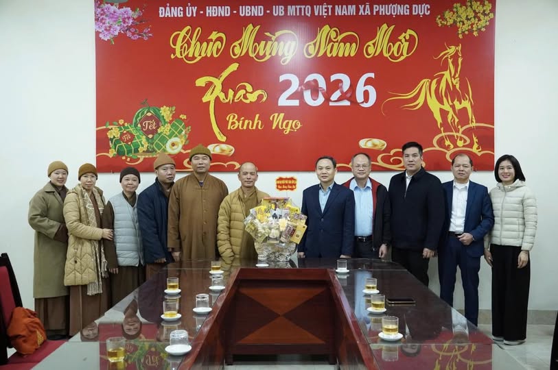 Các tổ chức tôn giáo xã Phượng Dực thăm, chúc Tết cấp ủy, chính quyền dịp Xuân Bính Ngọ 2026