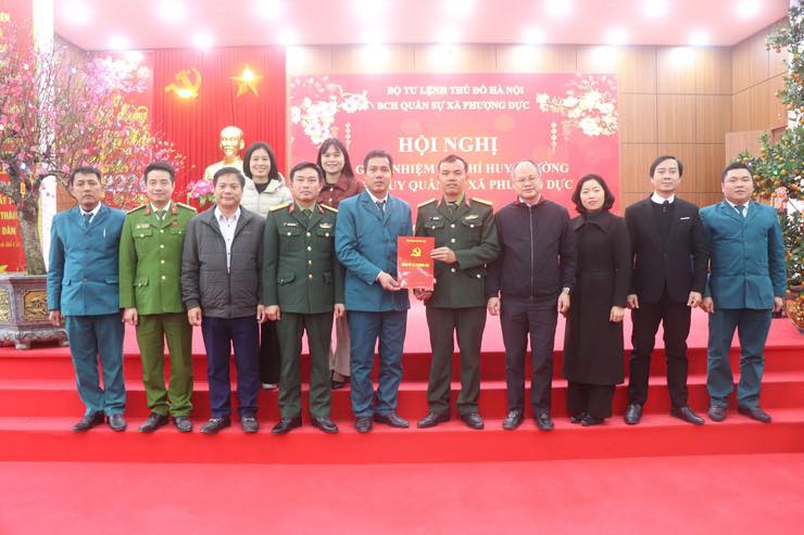 Xã Phượng Dực bảo đảm chuyển giao nhiệm vụ Chỉ huy trưởng Ban CHQS xã, giữ vững thế trận quốc phòng tại cơ sở
