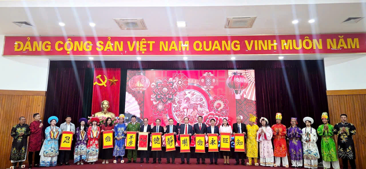 Phường Việt Hưng khai xuân Bính Ngọ 2026, siết chặt kỷ cương, tăng tốc thực hiện nhiệm vụ ngay từ đầu năm