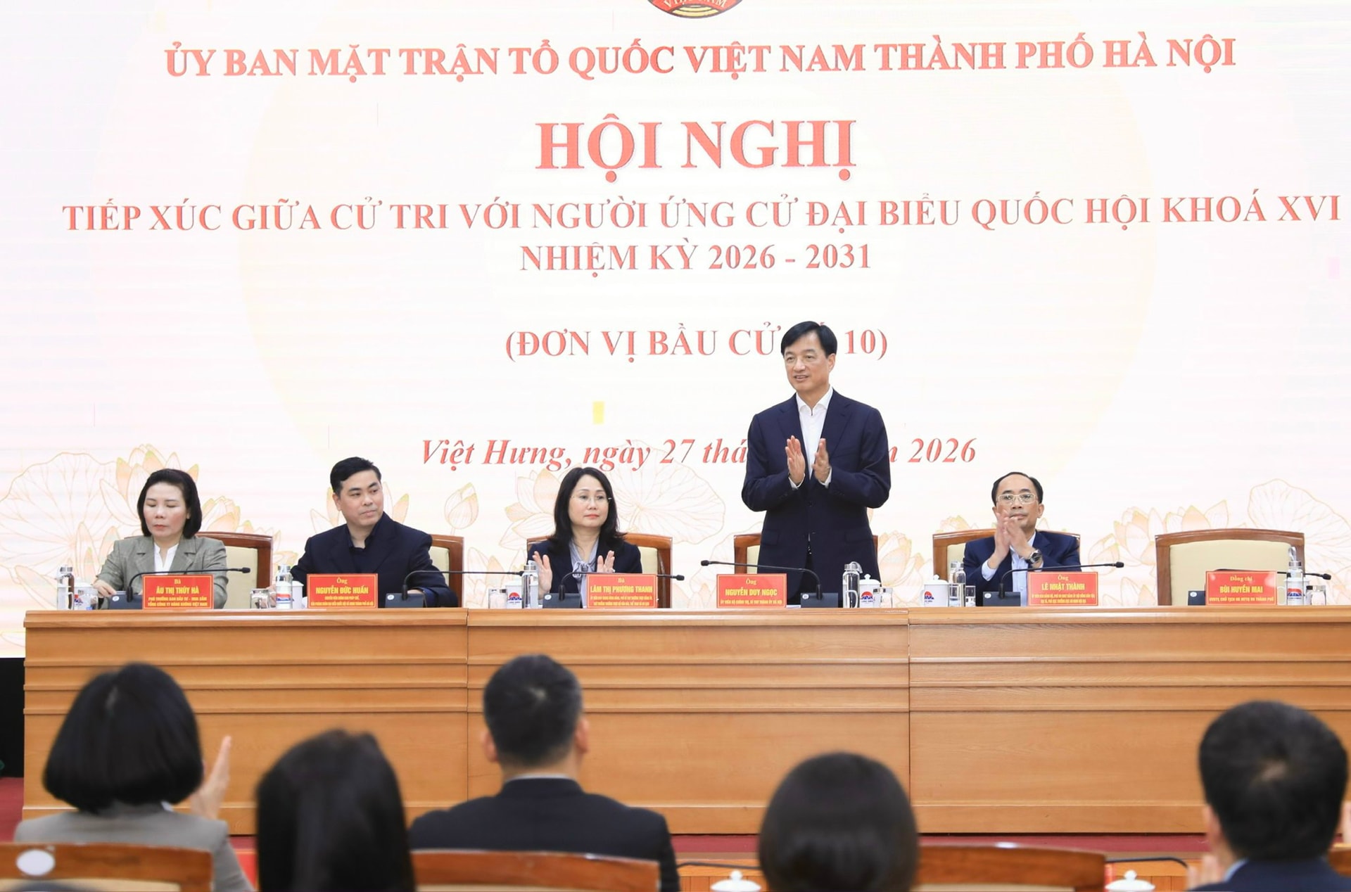 Bí thư Thành ủy Nguyễn Duy Ngọc và các ứng cử viên đại biểu Quốc hội tiếp xúc cử tri, vận động bầu cử