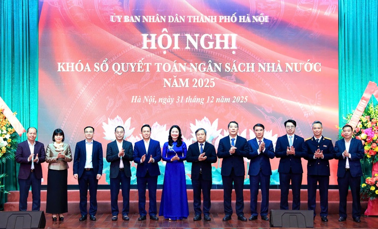 Khóa sổ ngân sách 2025: Hà Nội bứt tốc thu vượt 700 nghìn tỷ đồng, tạo đà tăng trưởng hai con số