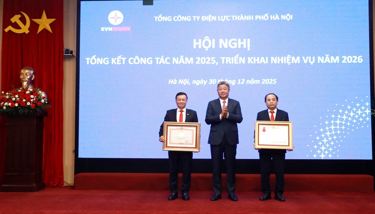 Tổng công ty Điện lực Hà Nội bảo đảm điện an toàn, tạo nền tảng hạ tầng cho Thủ đô bứt phá tăng trưởng