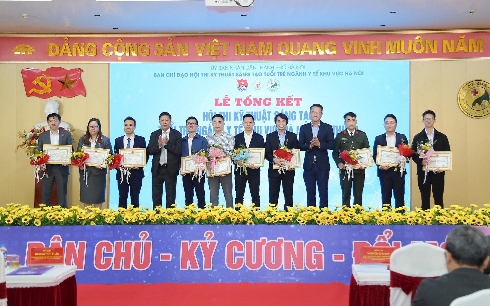 Trao giải Hội thi Kỹ thuật sáng tạo tuổi trẻ ngành Y tế khu vực Hà Nội lần thứ 31