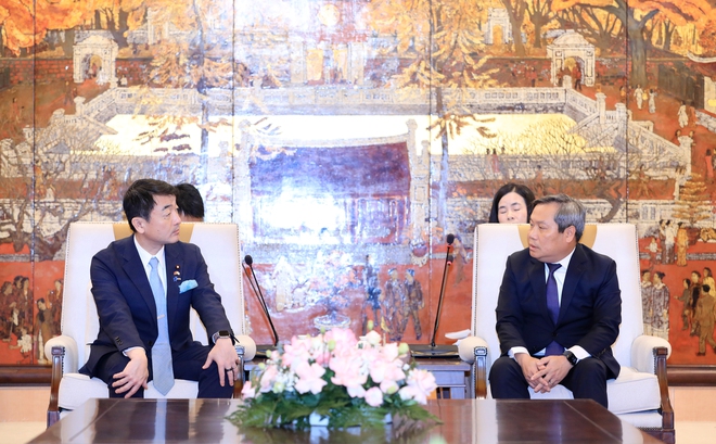 Chủ tịch UBND thành phố Hà Nội Vũ Đại Thắng tiếp Thứ trưởng Bộ Đất đai, Hạ tầng, Giao thông và Du lịch Nhật Bản