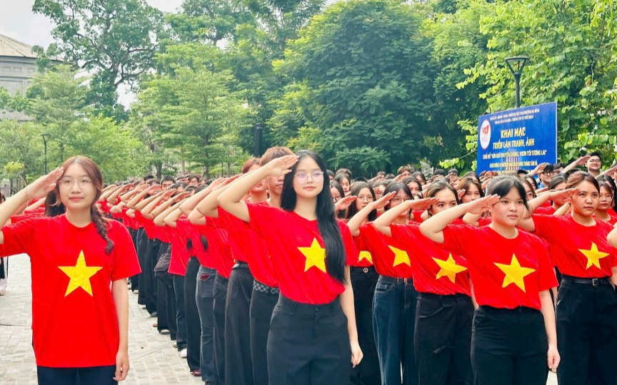 Tuổi trẻ cả nước đồng loạt chào cờ, lan tỏa niềm tin sắt son hướng về Đại hội XIV của Đảng