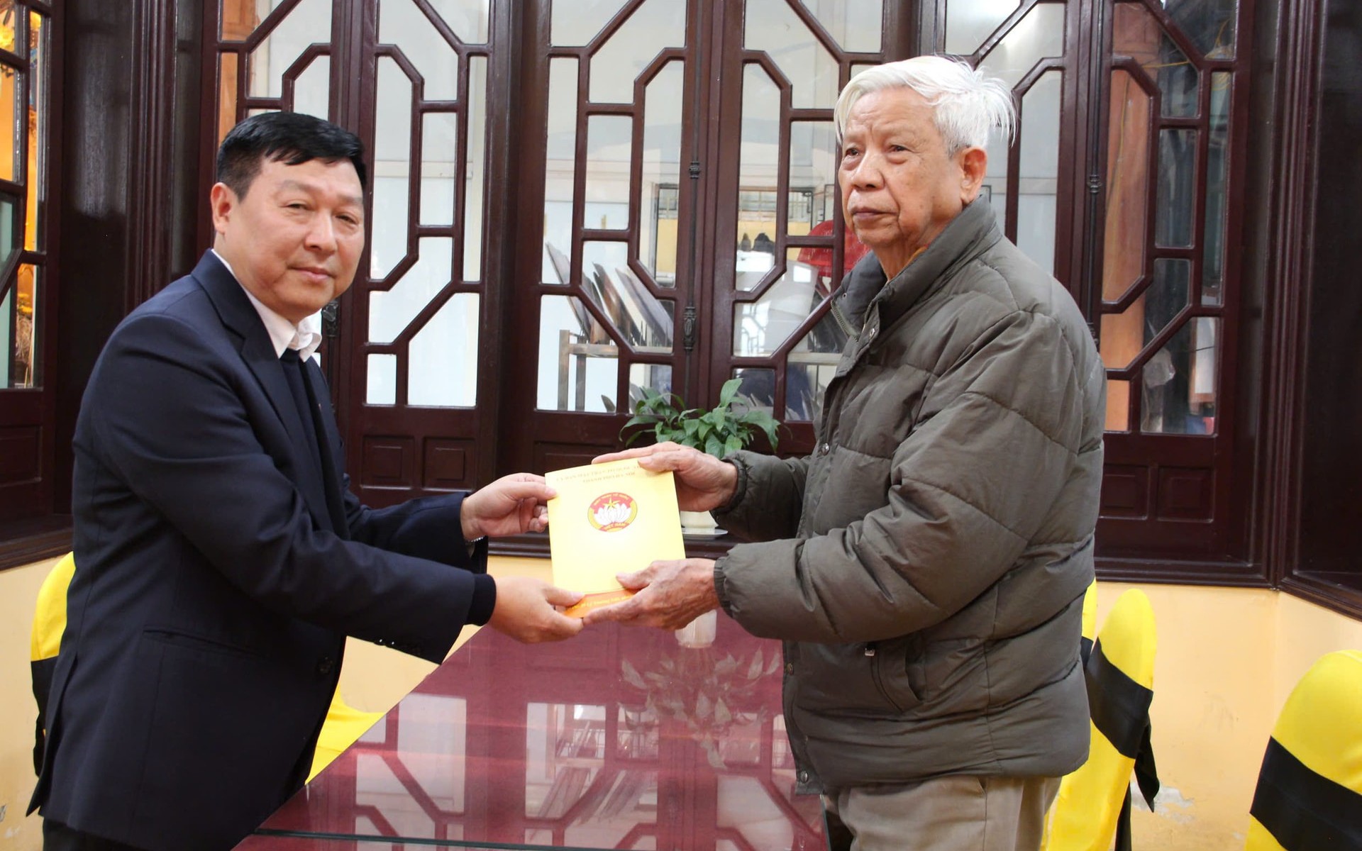 Lãnh đạo Ủy ban MTTQ Việt Nam thành phố Hà Nội thăm hỏi, hỗ trợ gia đình nạn nhân vụ cháy tại Hà Đông