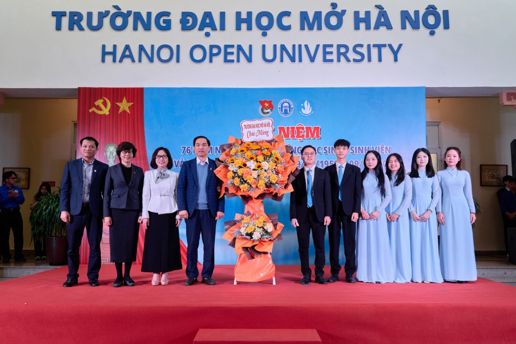Sinh viên Trường Đại học Mở Hà Nội lan tỏa khát vọng cống hiến tại Lễ kỷ niệm 76 năm Ngày truyền thống học sinh, sinh viên