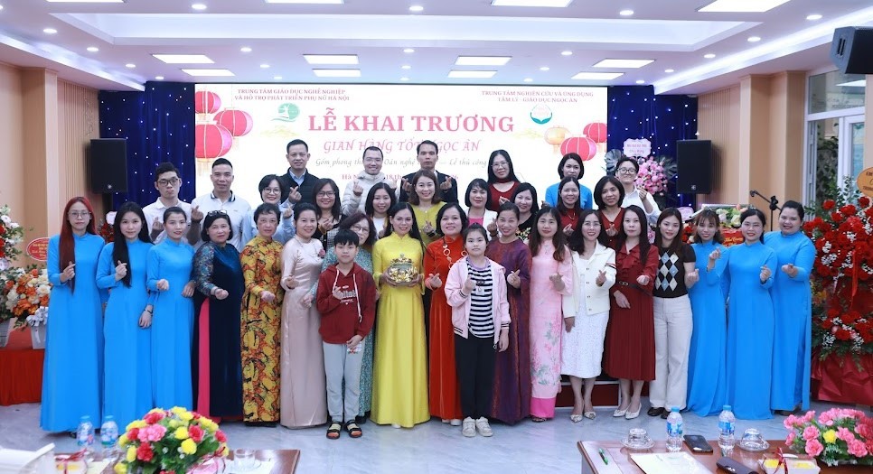 Khai trương Gian hàng Tốt Ngọc Ân: Lan tỏa giá trị nhân văn từ lao động của học sinh đặc biệt