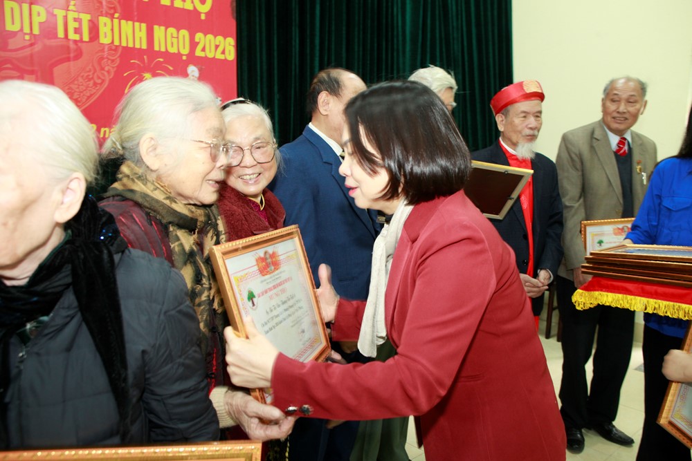 Phường Thượng Cát lan tỏa đạo lý “Kính lão trọng thọ”, trang trọng mừng thọ 389 người cao tuổi 