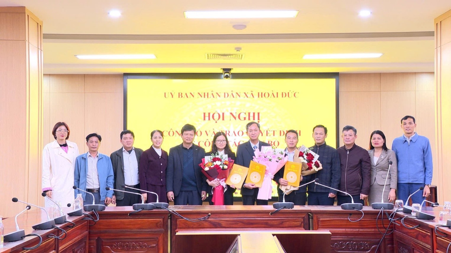 Xã Hoài Đức công bố, trao quyết định bổ nhiệm một số chức danh lãnh đạo, quản lý