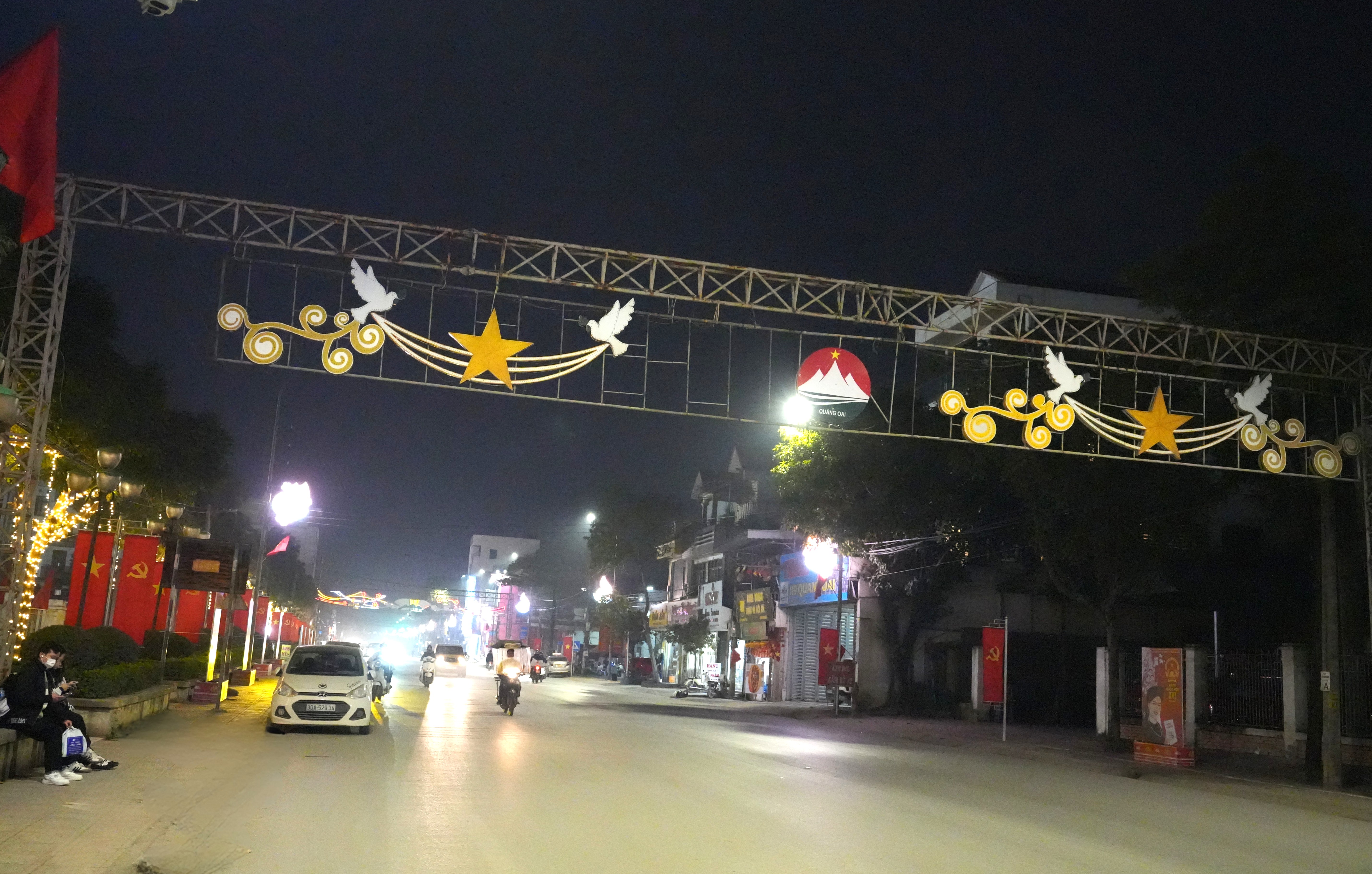Xã Quảng Oai khơi dậy sức mạnh cộng đồng, kiến tạo diện mạo “phố trong làng” sáng - xanh - văn minh