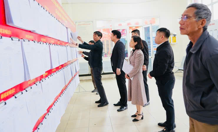 Xã Liên Minh hoàn thành niêm yết danh sách cử tri tại 100% khu vực bỏ phiếu, bảo đảm tiến độ bầu cử nhiệm kỳ 2026-2031