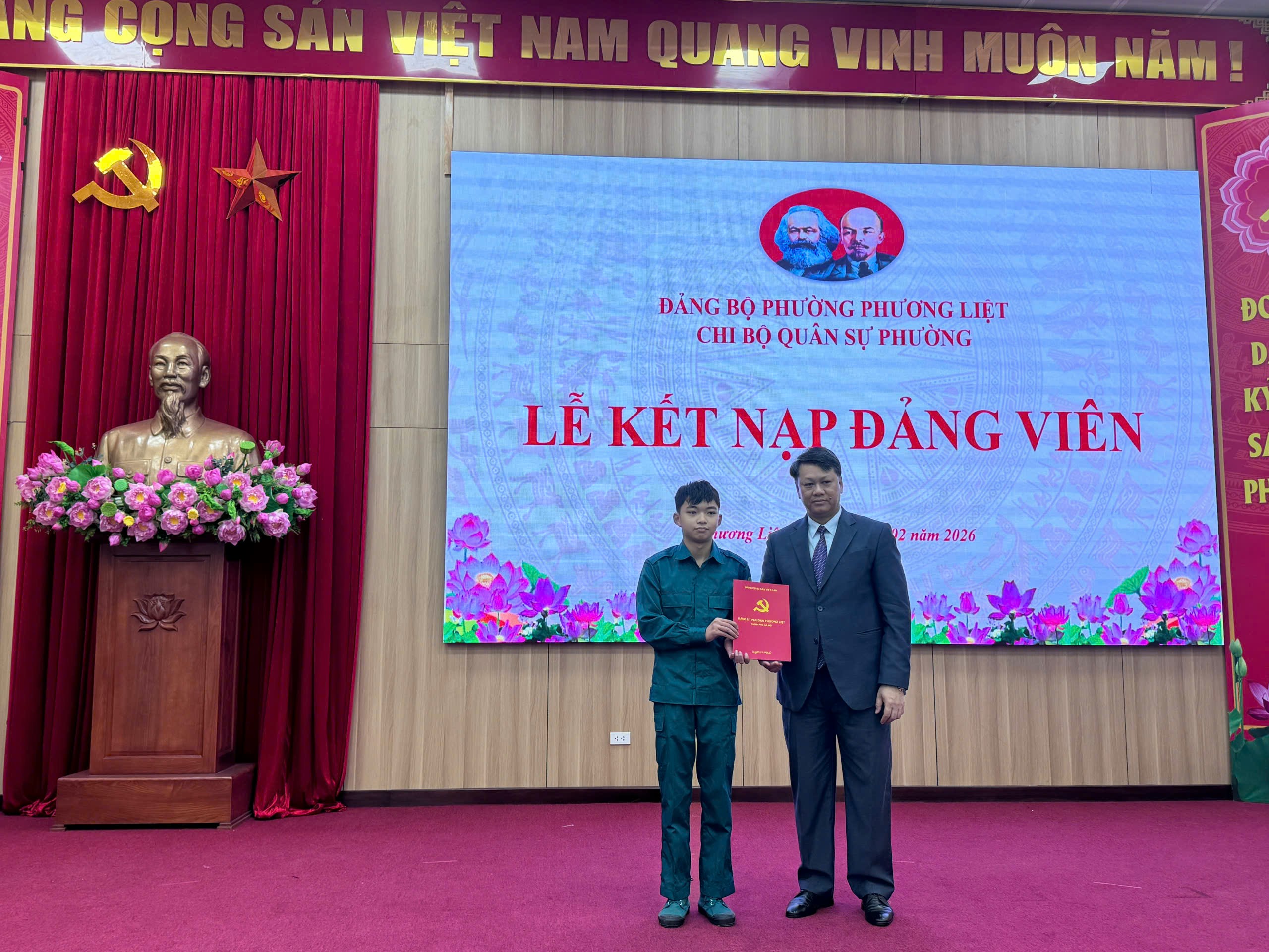 Phường Phương Liệt lan tỏa tinh thần Đại hội XIV của Đảng, đẩy mạnh sinh hoạt chính trị và công tác phát triển đảng viên dịp đầu Xuân Bính Ngọ 2026