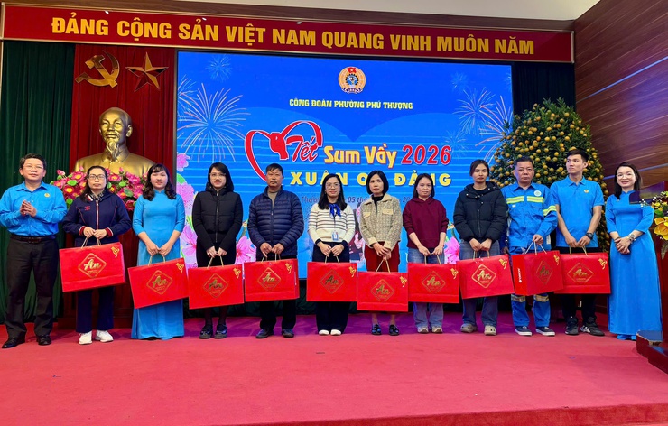 Công đoàn phường Phú Thượng lan tỏa nghĩa tình “Tết sum vầy - Xuân ơn Đảng” năm 2026