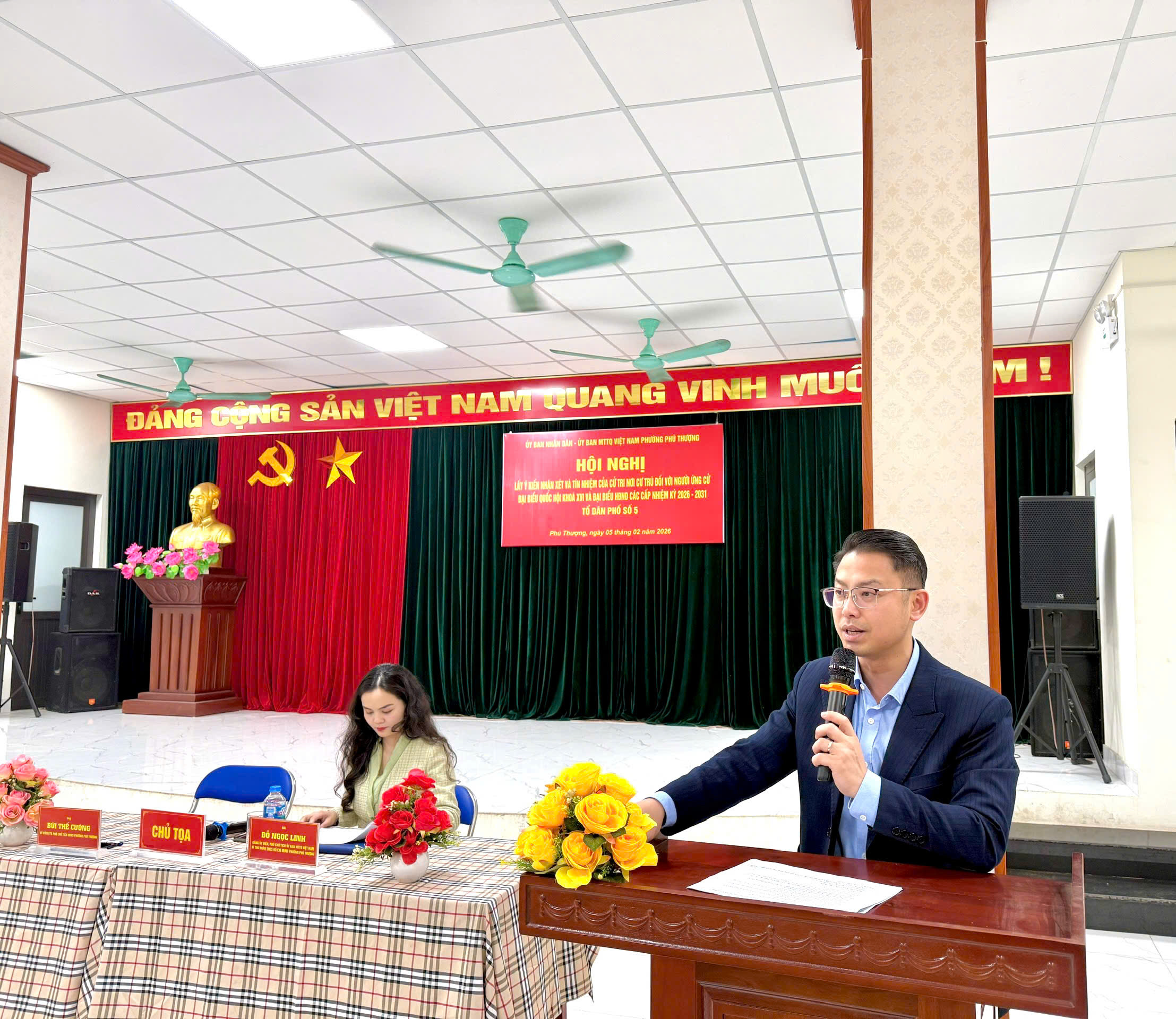 Phường Phú Thượng tổ chức lấy ý kiến, tín nhiệm cử tri nơi cư trú đối với người ứng cử đại biểu Quốc hội và HĐND các cấp