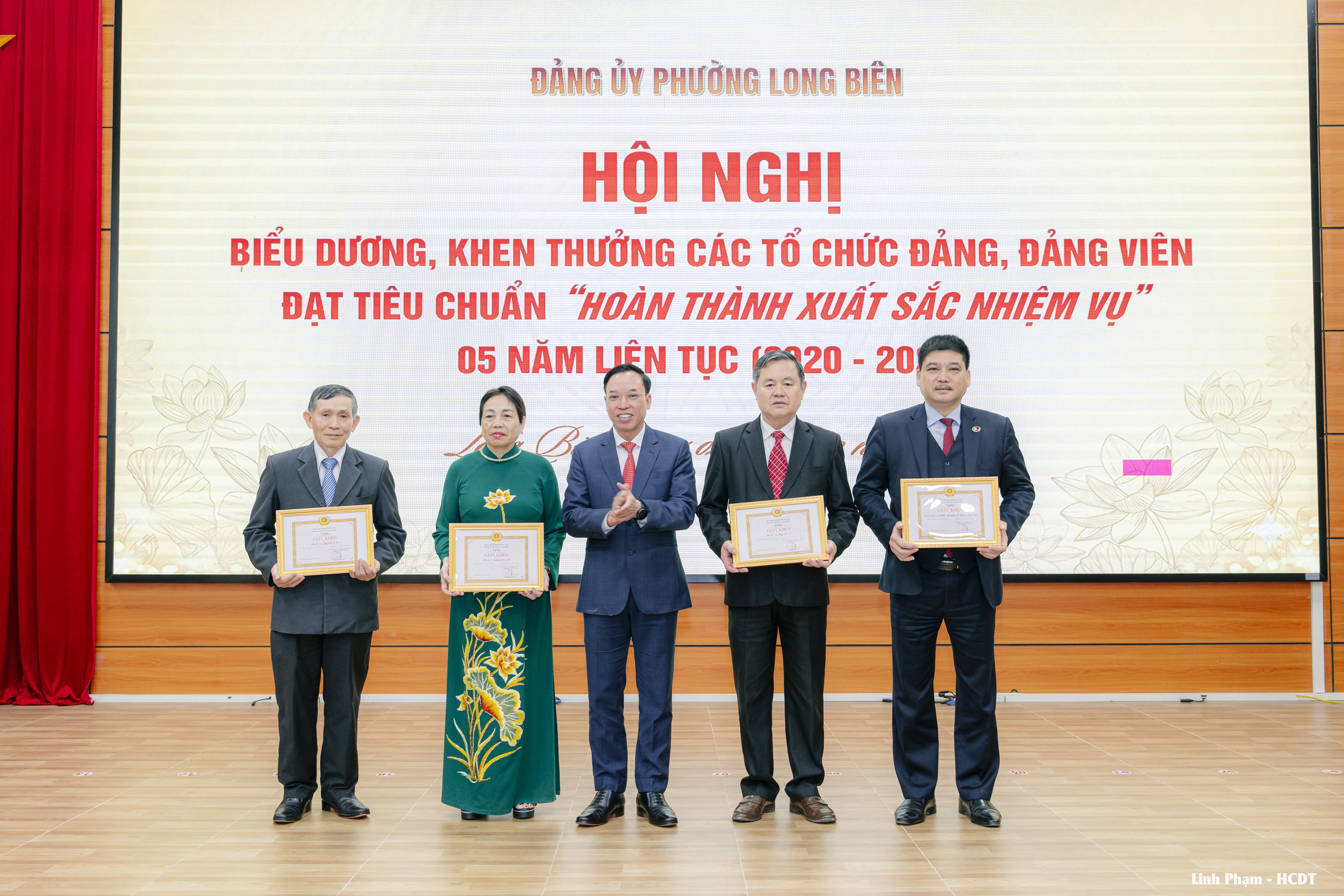 Phường Long Biên biểu dương các tập thể, cá nhân hoàn thành xuất sắc nhiệm vụ 05 năm liên tục