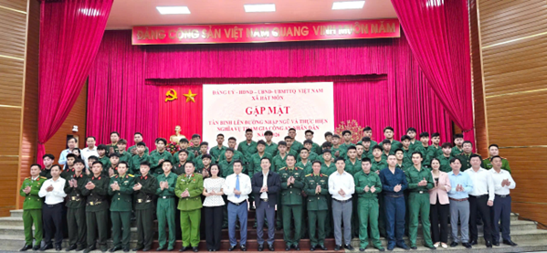 Xã Hát Môn: Ấm áp nghĩa tình trong ngày gặp mặt tân binh nhập ngũ 2026