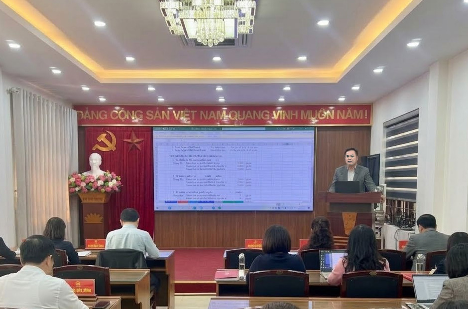 Phường Láng tập huấn nghiệp vụ kiểm phiếu, bảo đảm chặt chẽ quy trình phục vụ bầu cử Quốc hội khóa XVI và HĐND các cấp