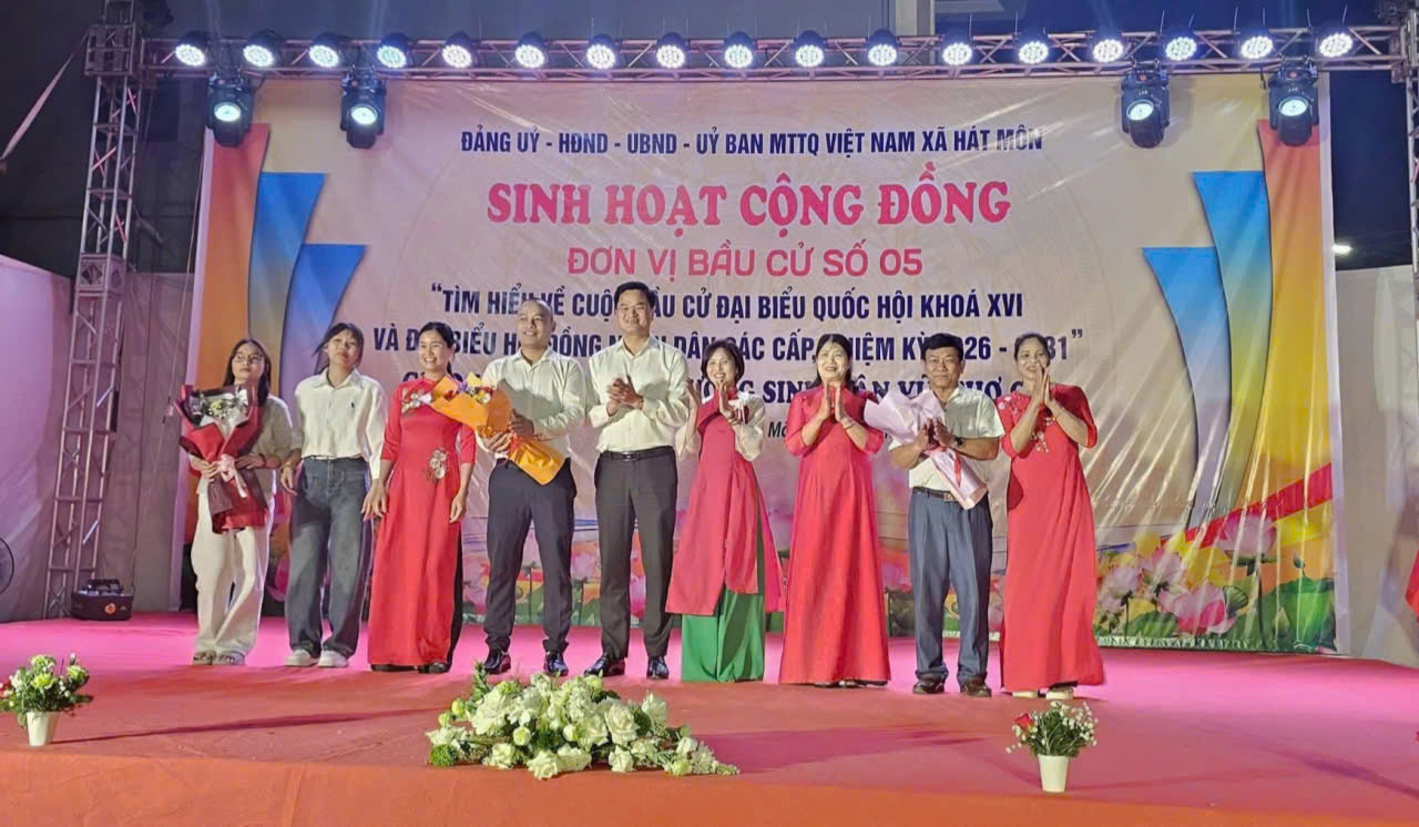 Xã Hát Môn sôi nổi sinh hoạt cộng đồng tìm hiểu về cuộc bầu cử đại biểu Quốc hội khóa XVI và đại biểu HĐND các cấp nhiệm kỳ 2026-2031