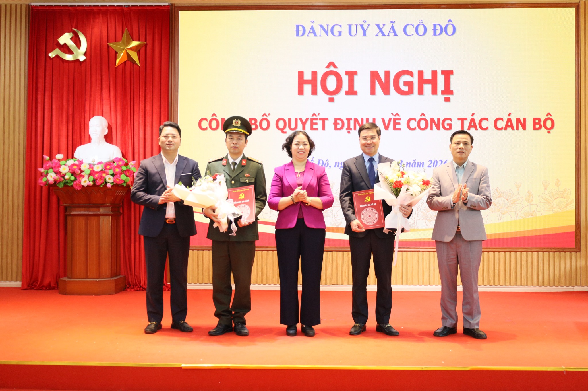 Đảng ủy xã Cổ Đô công bố quyết định về công tác cán bộ